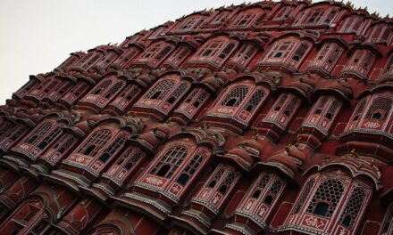 Decolonialising India’s Persianate Age