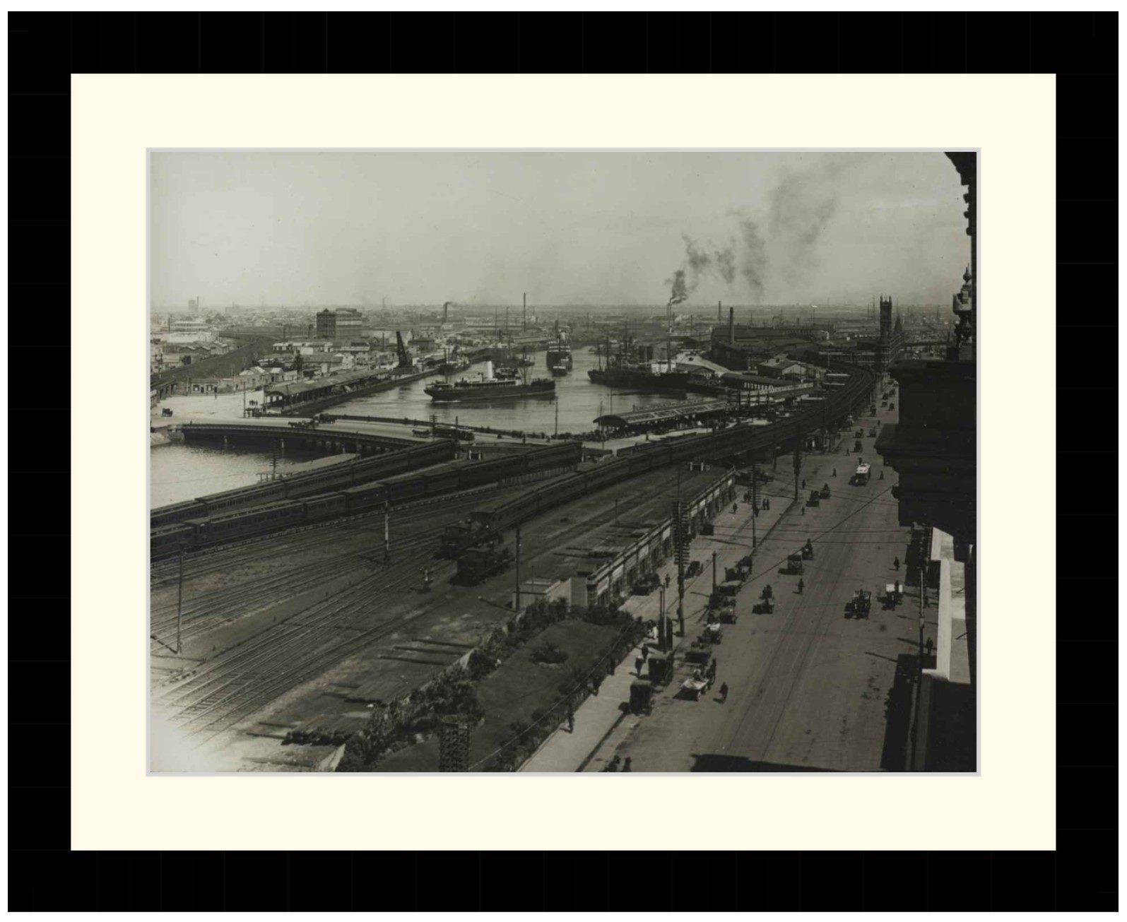 Flinders St, Queen St Bridge, Melbourne, 1920's Historical Photo - Framed Print - Image 4